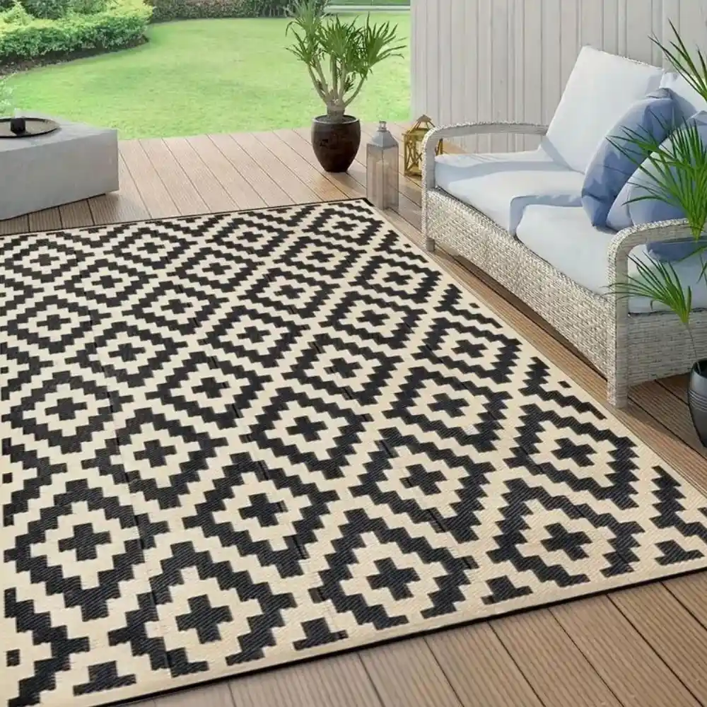 Frieze Outdoor Washable Rug – Buy weather-ready texture for patios, balconies, gardens, and outdoor seating areas.